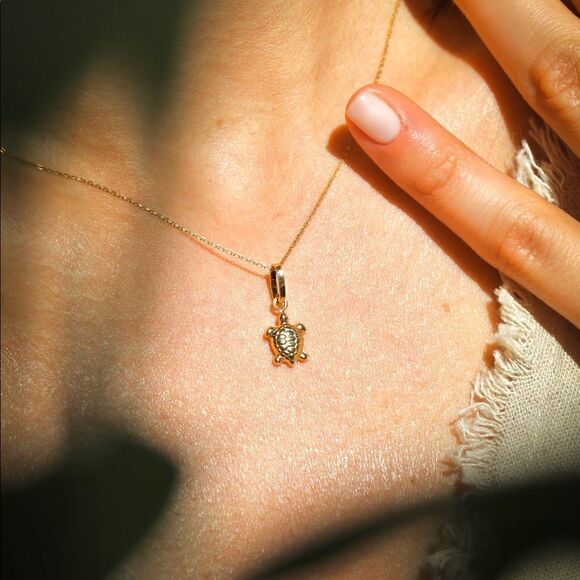 turtle 14k solid gold pendant perfect gift turtle real gold charm - Picture 1 of 5